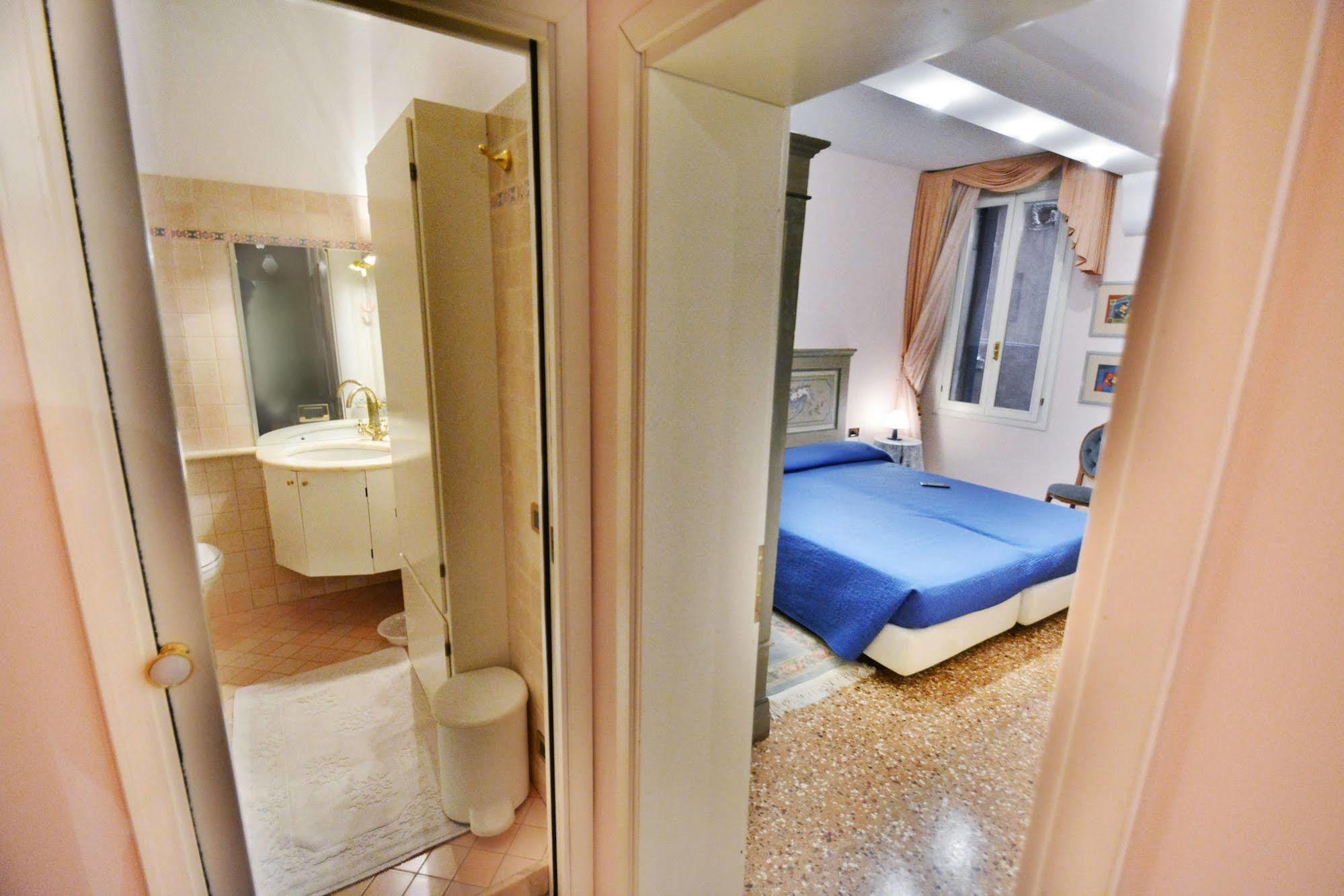 Апартаменты Ve.N.I.Ce. Cera Casa Del Sol Венеция Экстерьер фото